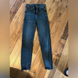 American Eagle high rise skinny jeans like new size 000 Short.